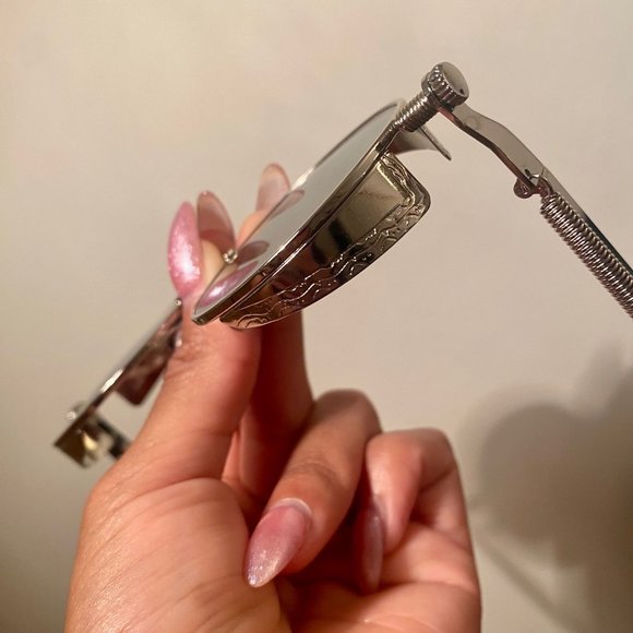 Round Silver Vintage Sunglasses - Picture 4 of 7